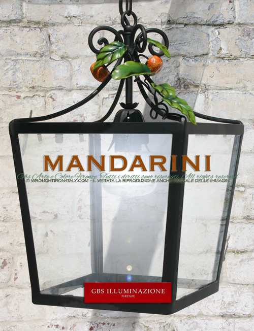 Hand-decorated wrought iron lantern with small mandarins - Country Style