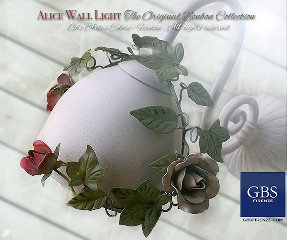 Alice Lamp. Lampara de pared. Con hiedra y rosas. Design: Gianni Cresci