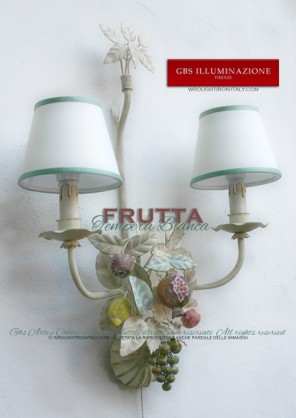 Applique Frutta a due luci, in ferro battuto colore bianco, tempera anticata. Limoni, Uva, Mandarini, Mele e Melagrana.