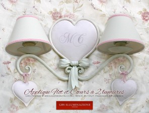 Applique Flot et Cœurs à 2 lumières pour la chambre à coucher des enfants et des adolescents. Shabby Chic Romantique.