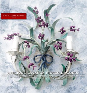 Applique Country Chic con Lavanda e Fiocco. Punto luce per cameretta, camera da letto romantica.